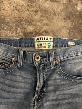 Ariat women’s Slim Straight Leg Light Wash Blue Jeans